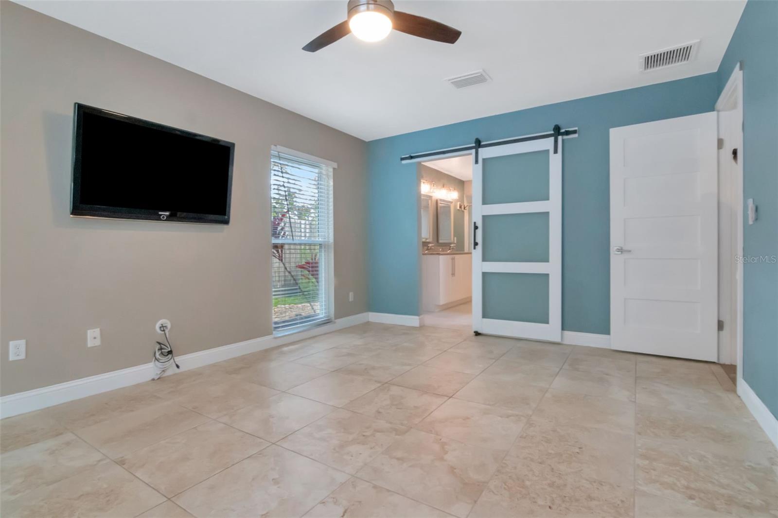 Image 16 of 50 For 16120 Oakmanor Drive