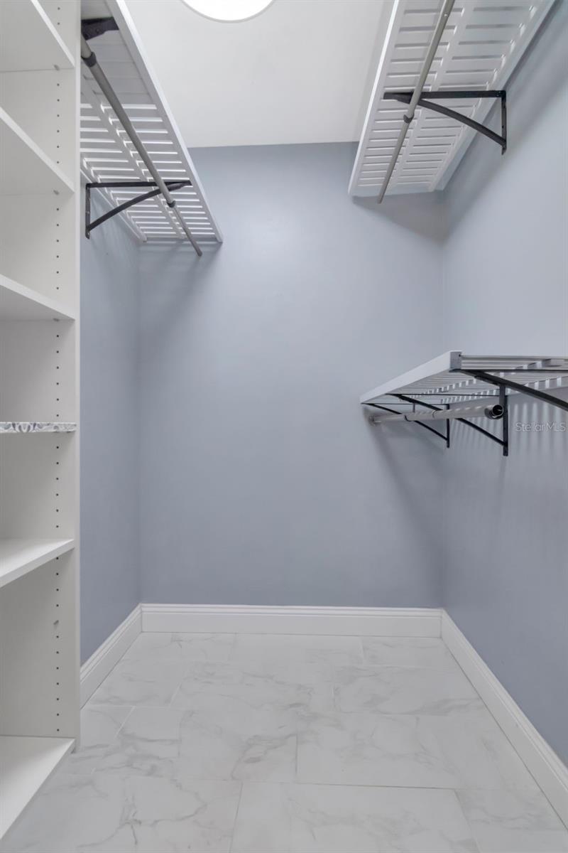 Image 19 of 50 For 16120 Oakmanor Drive