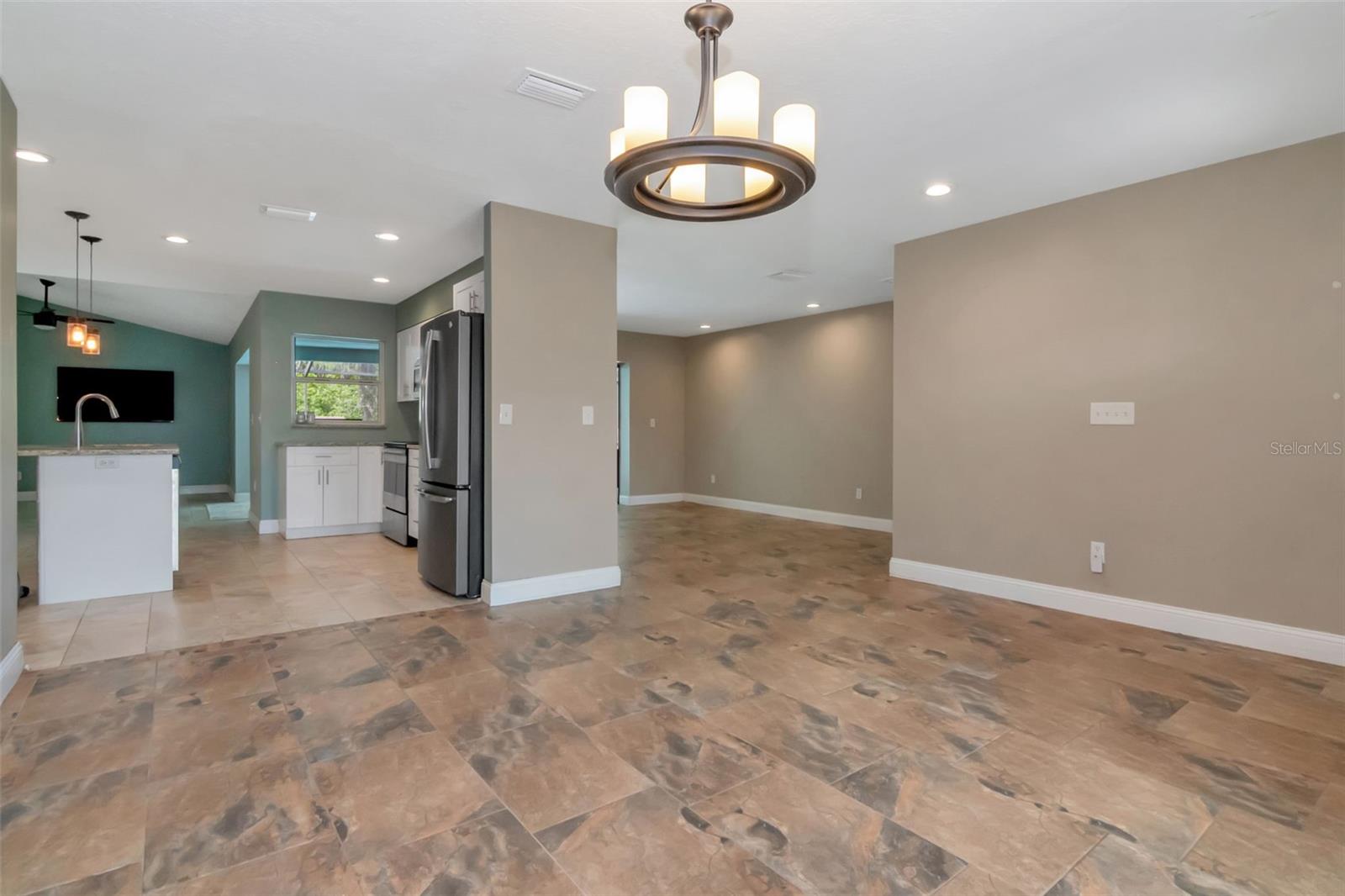 Image 20 of 50 For 16120 Oakmanor Drive