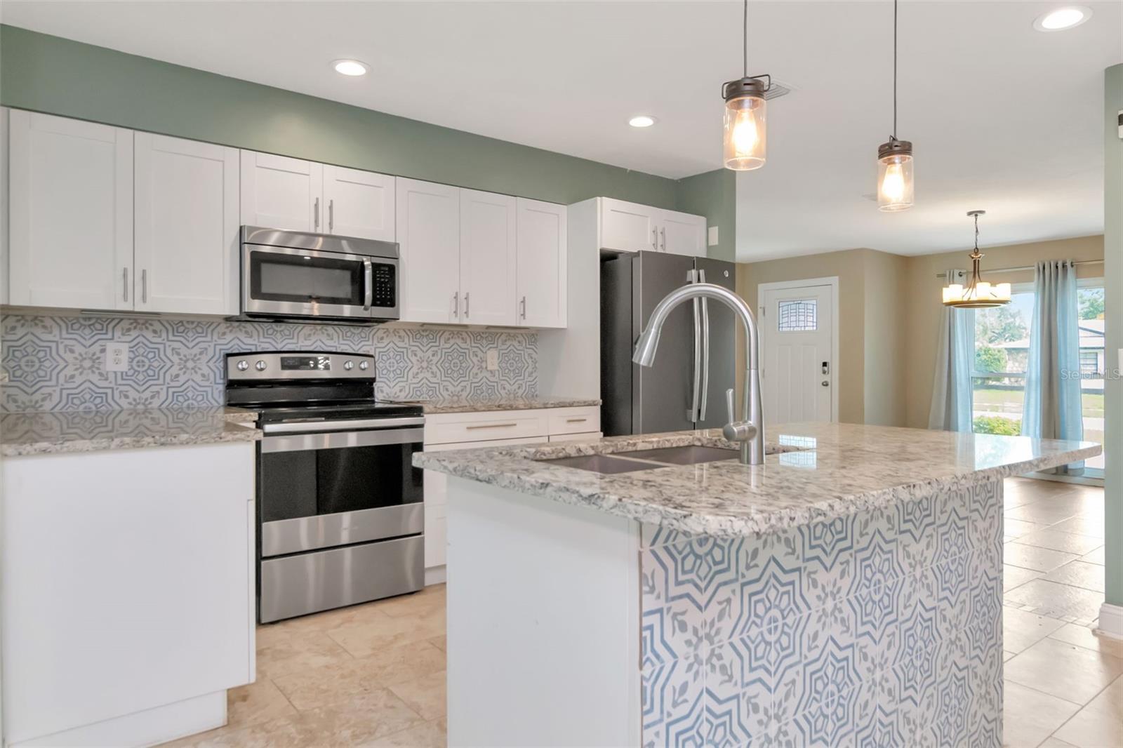 Image 25 of 50 For 16120 Oakmanor Drive