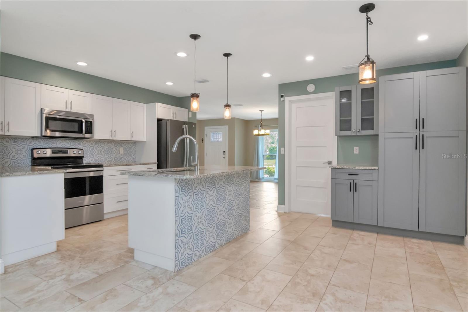 Image 26 of 50 For 16120 Oakmanor Drive