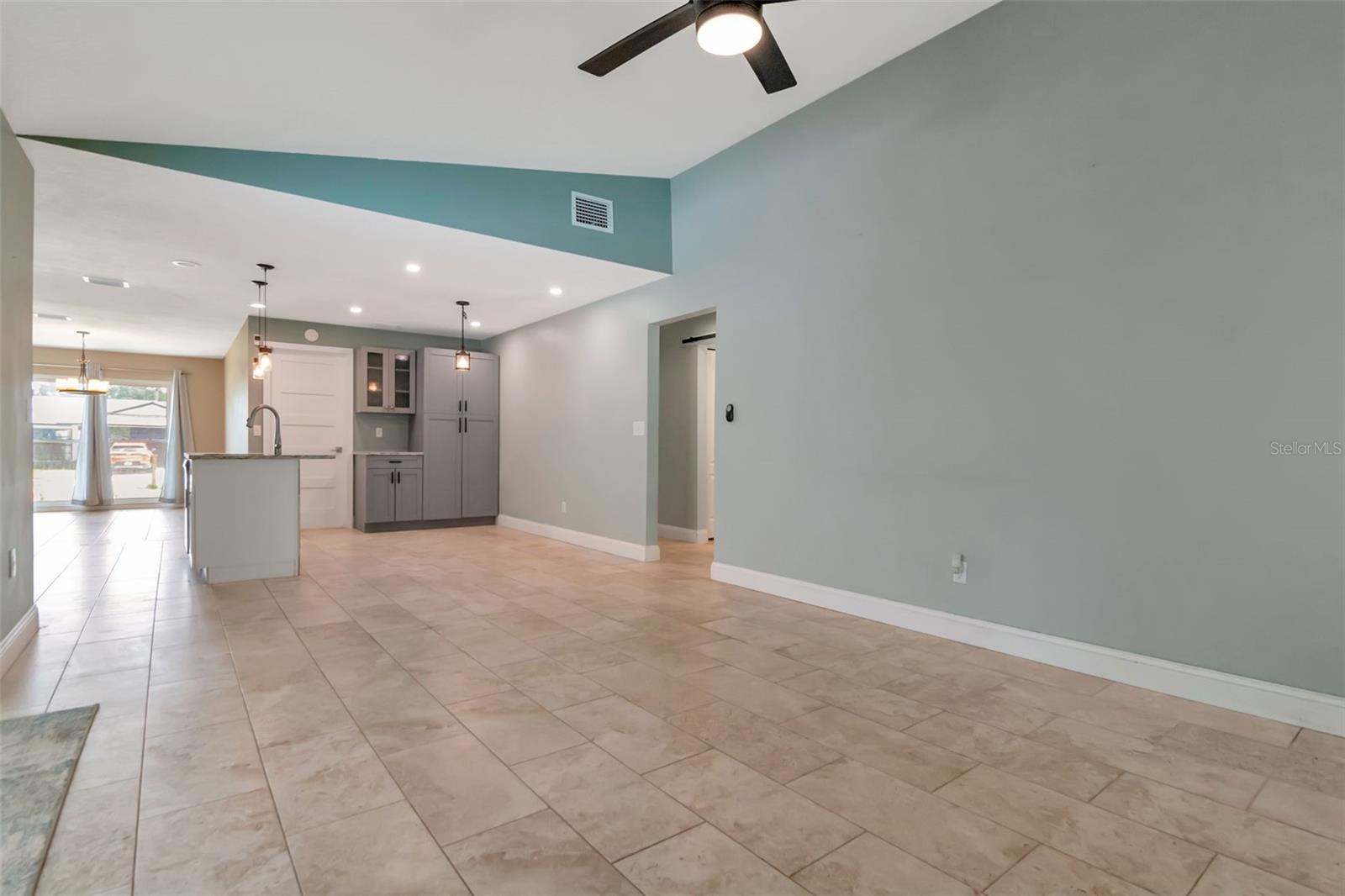 Image 29 of 50 For 16120 Oakmanor Drive