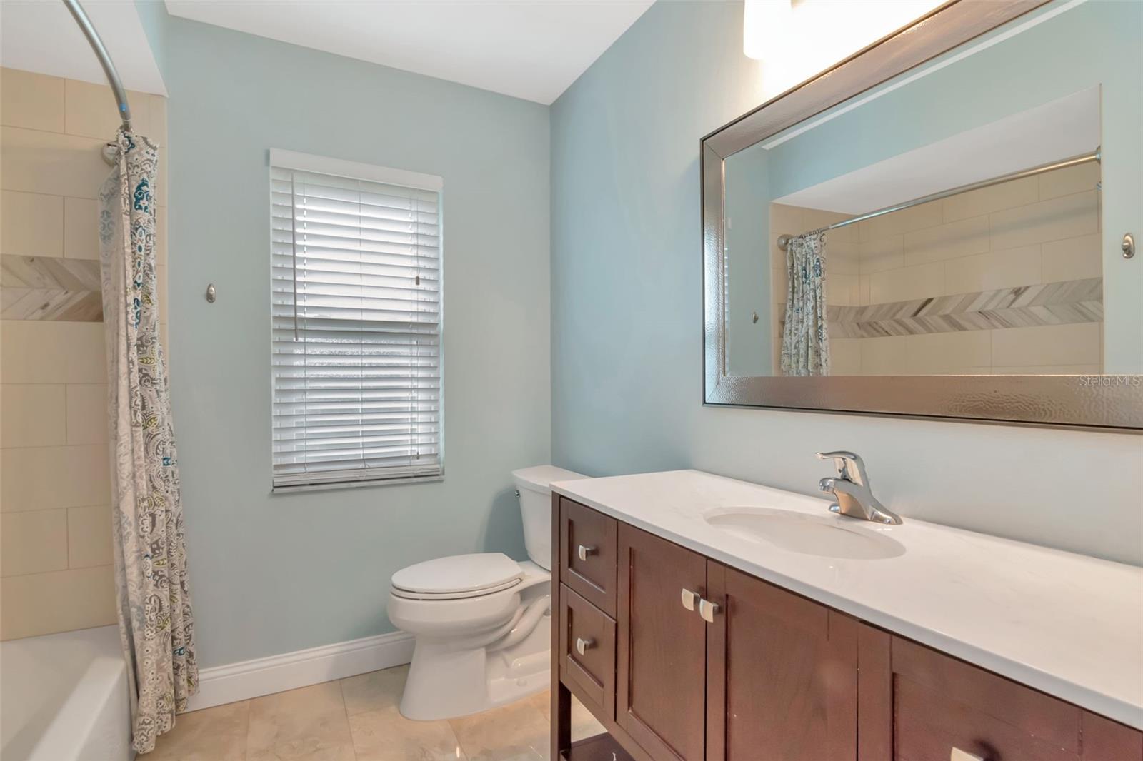 Image 33 of 50 For 16120 Oakmanor Drive