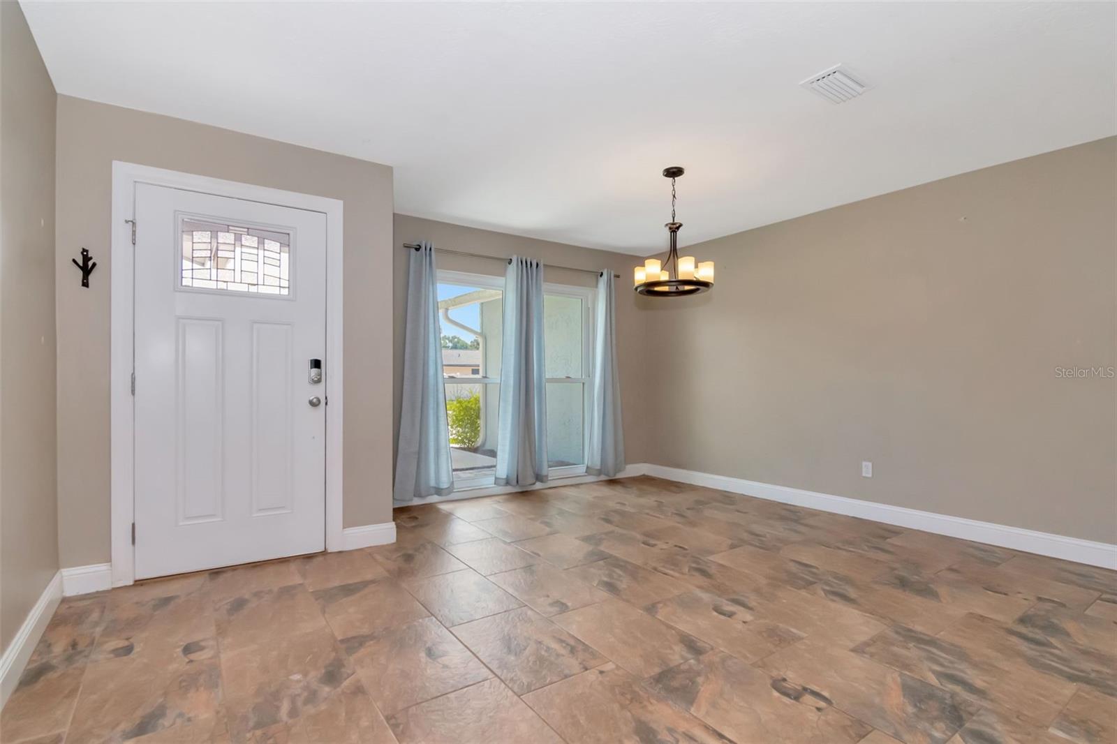 Image 5 of 50 For 16120 Oakmanor Drive