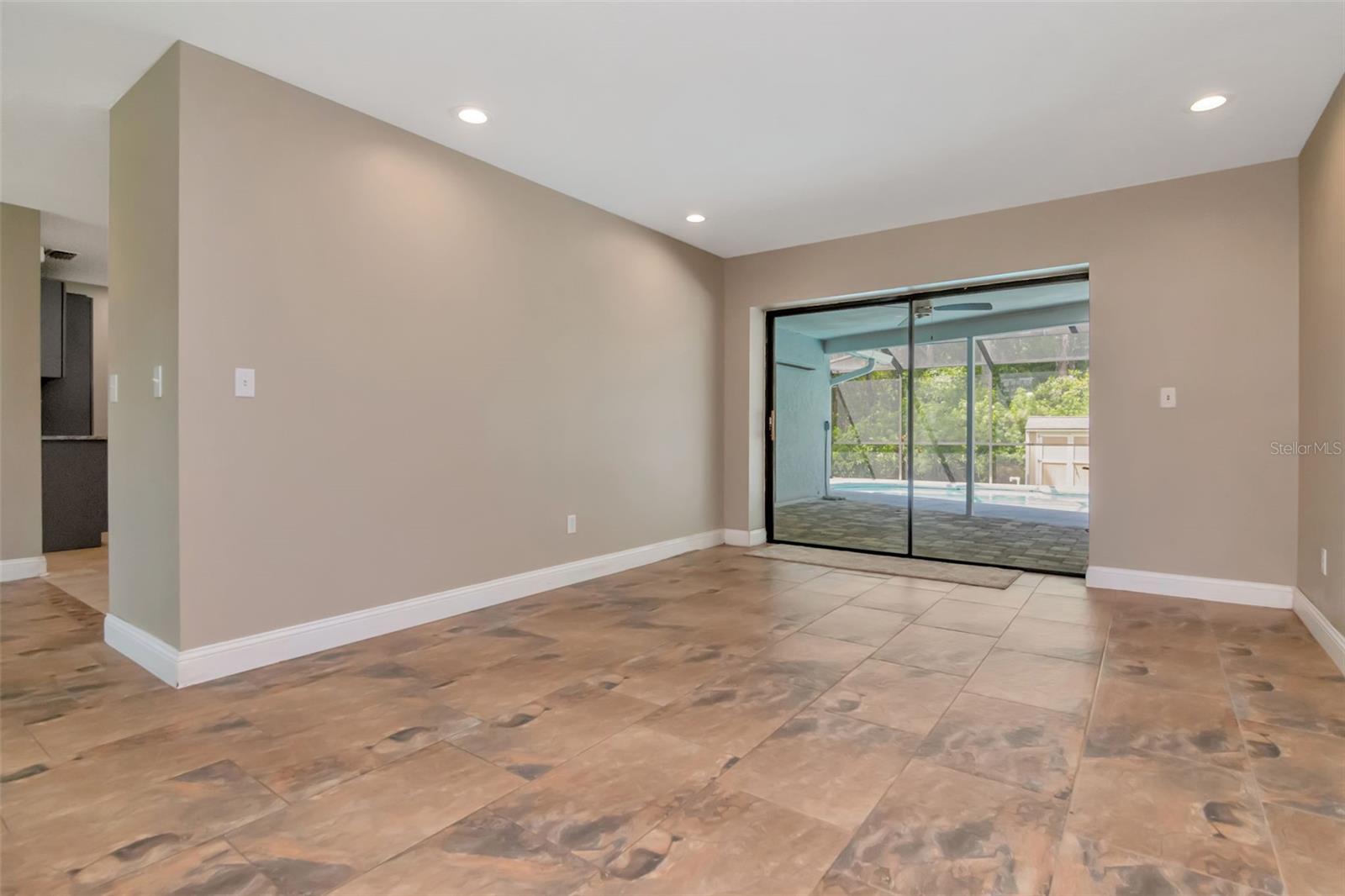 Image 8 of 50 For 16120 Oakmanor Drive