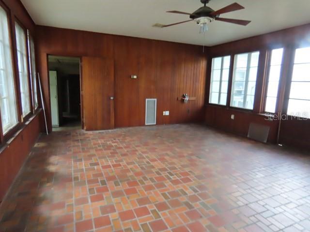 Image 11 of 29 For 408 27th Street W