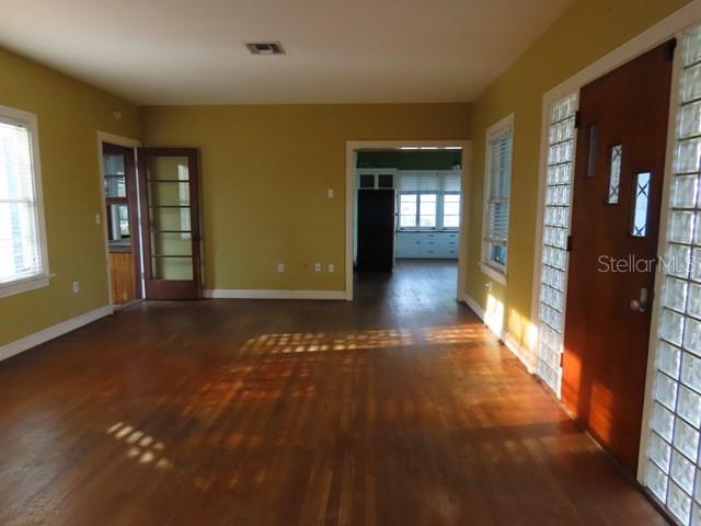 Image 14 of 29 For 408 27th Street W