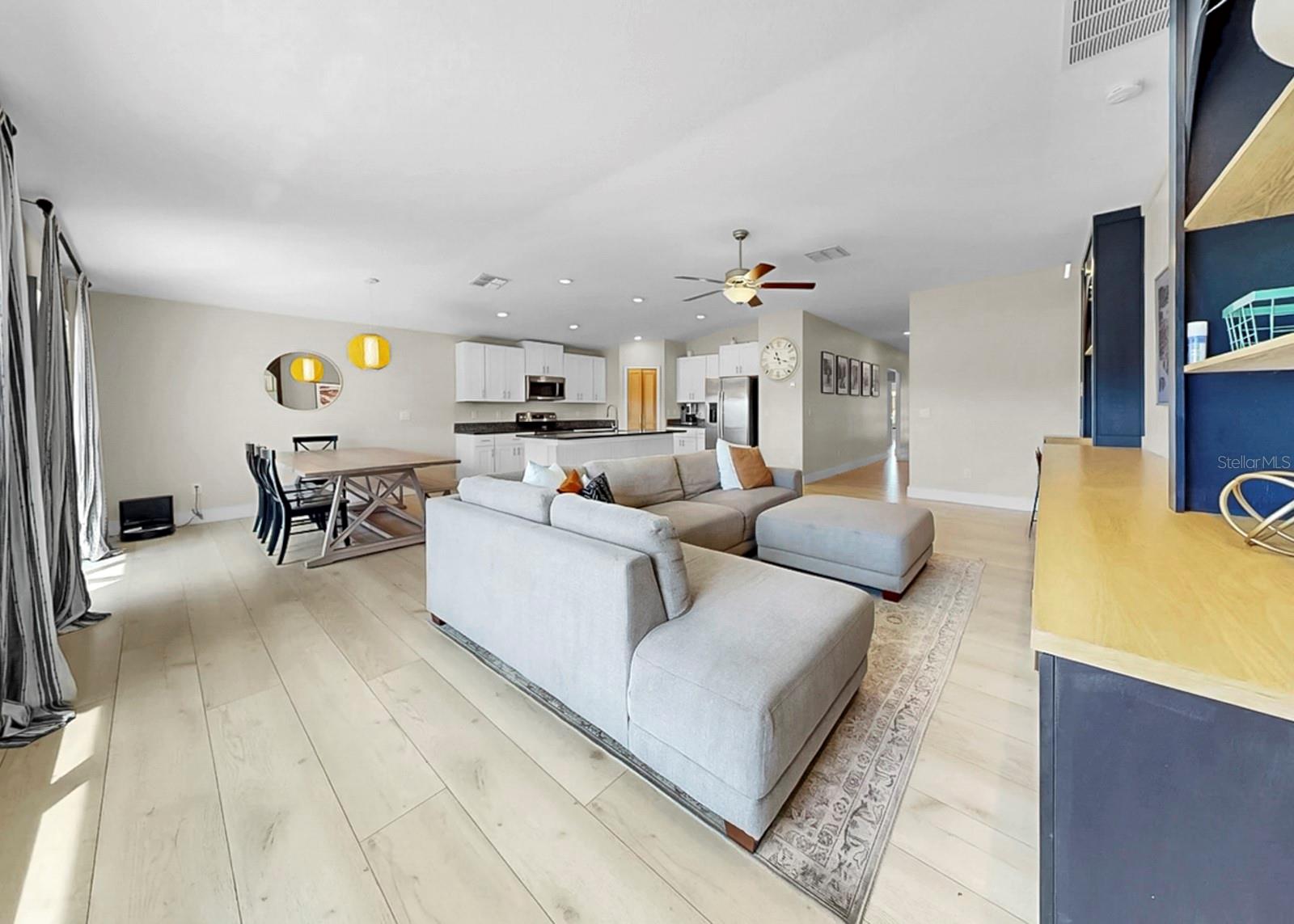 Listing photo id 8 for 13327 Great Plains Drive