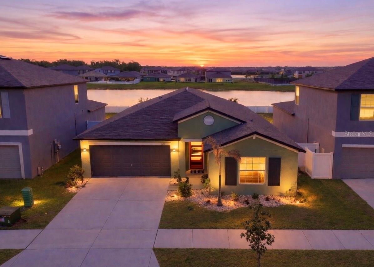 Listing photo id 1 for 13327 Great Plains Drive