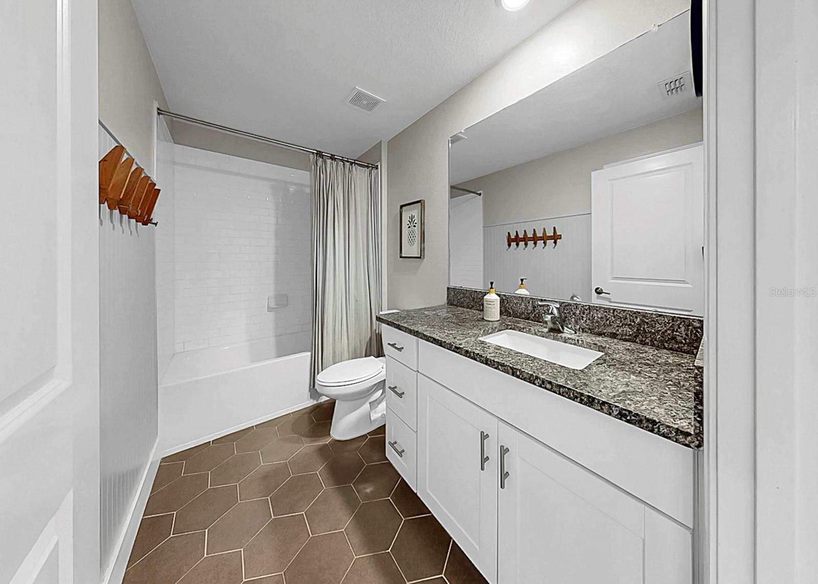 Listing photo id 31 for 13327 Great Plains Drive