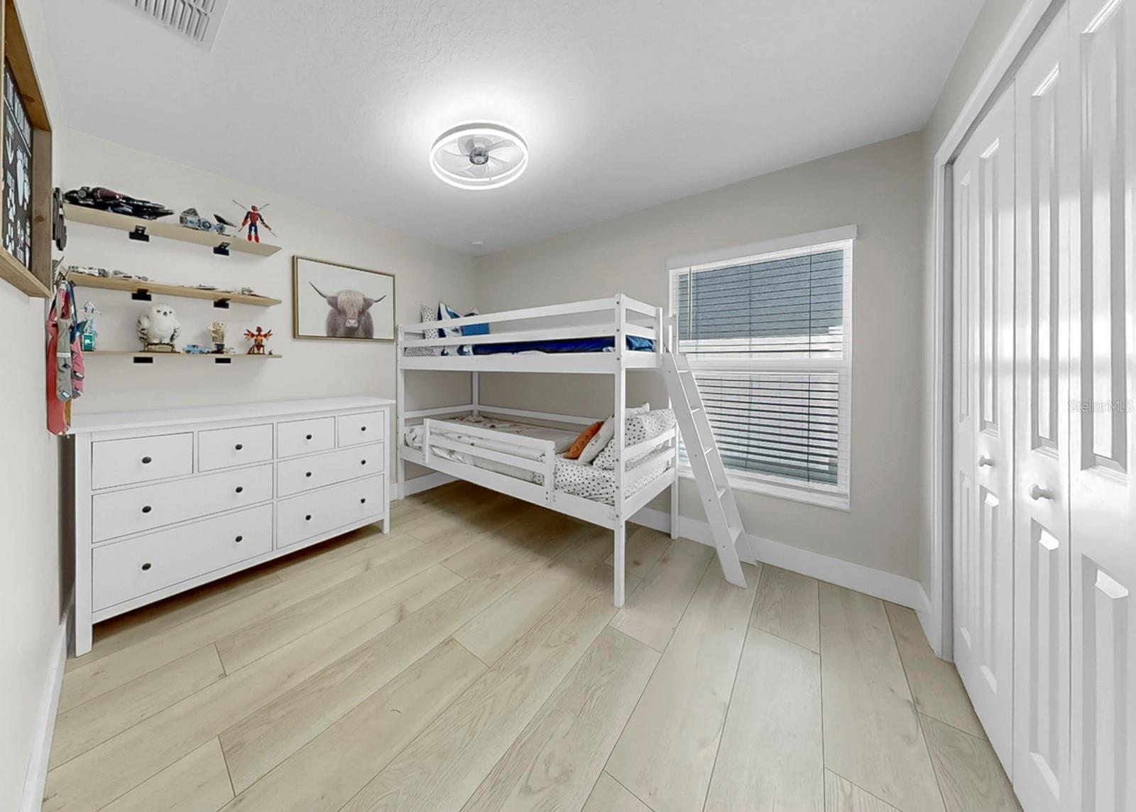 Listing photo id 32 for 13327 Great Plains Drive