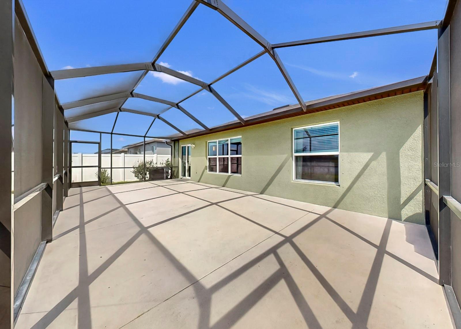 Listing photo id 37 for 13327 Great Plains Drive