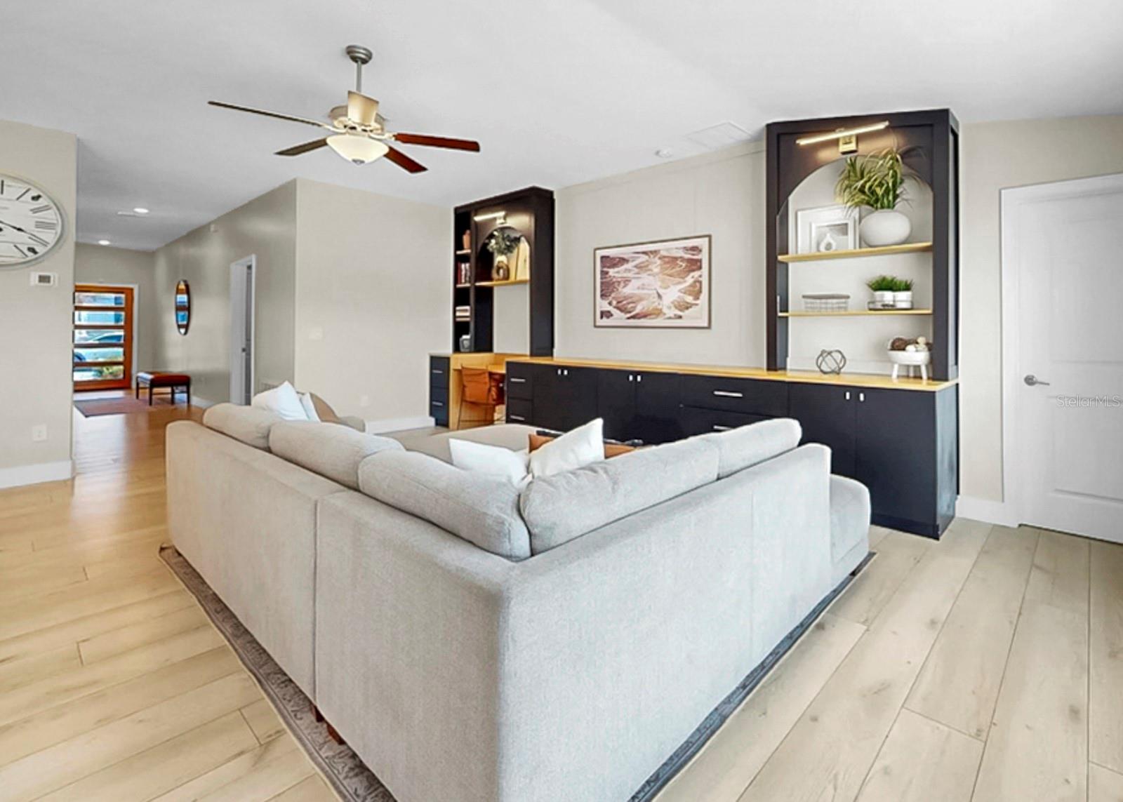 Listing photo id 4 for 13327 Great Plains Drive