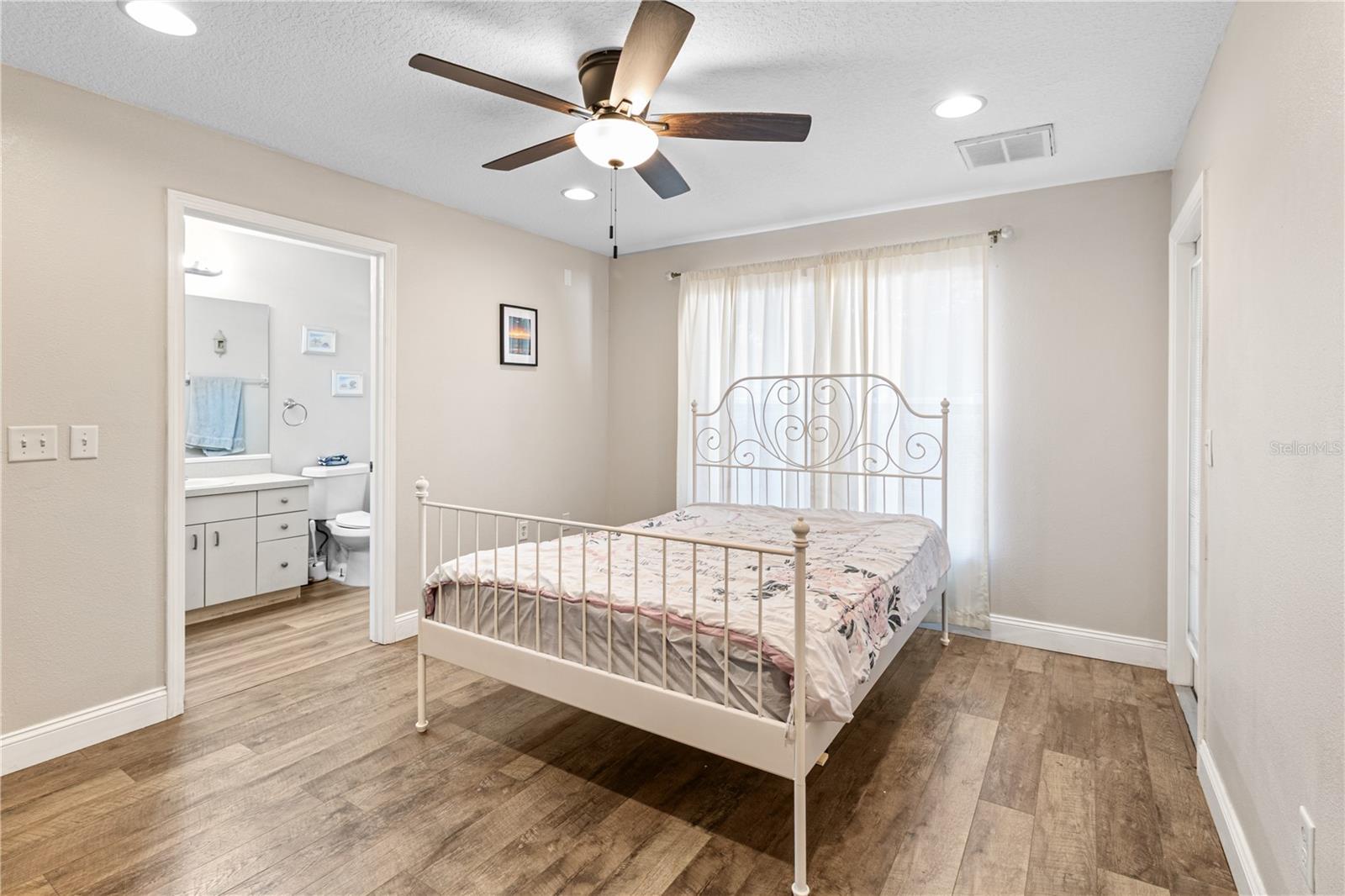 Listing photo id 9 for 2209 Pleasure Run Drive