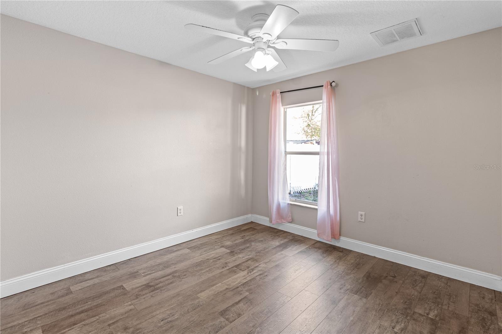 Listing photo id 16 for 2209 Pleasure Run Drive