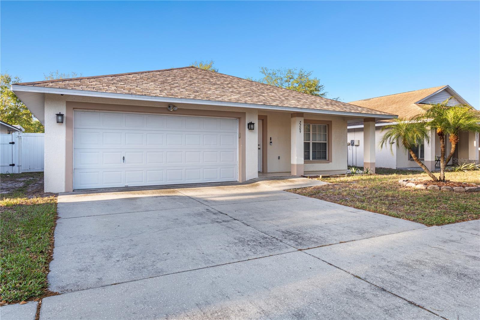 Listing photo id 1 for 2209 Pleasure Run Drive