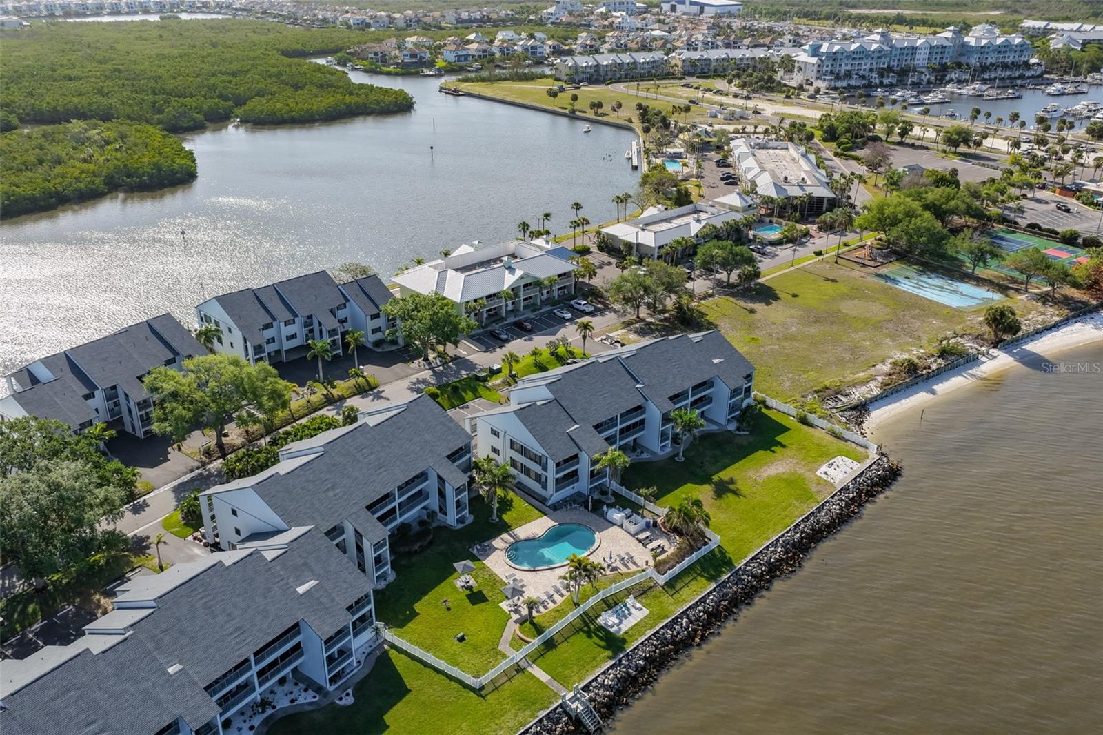 Image 31 of 37 For 812 Bahia Del Sol Drive A