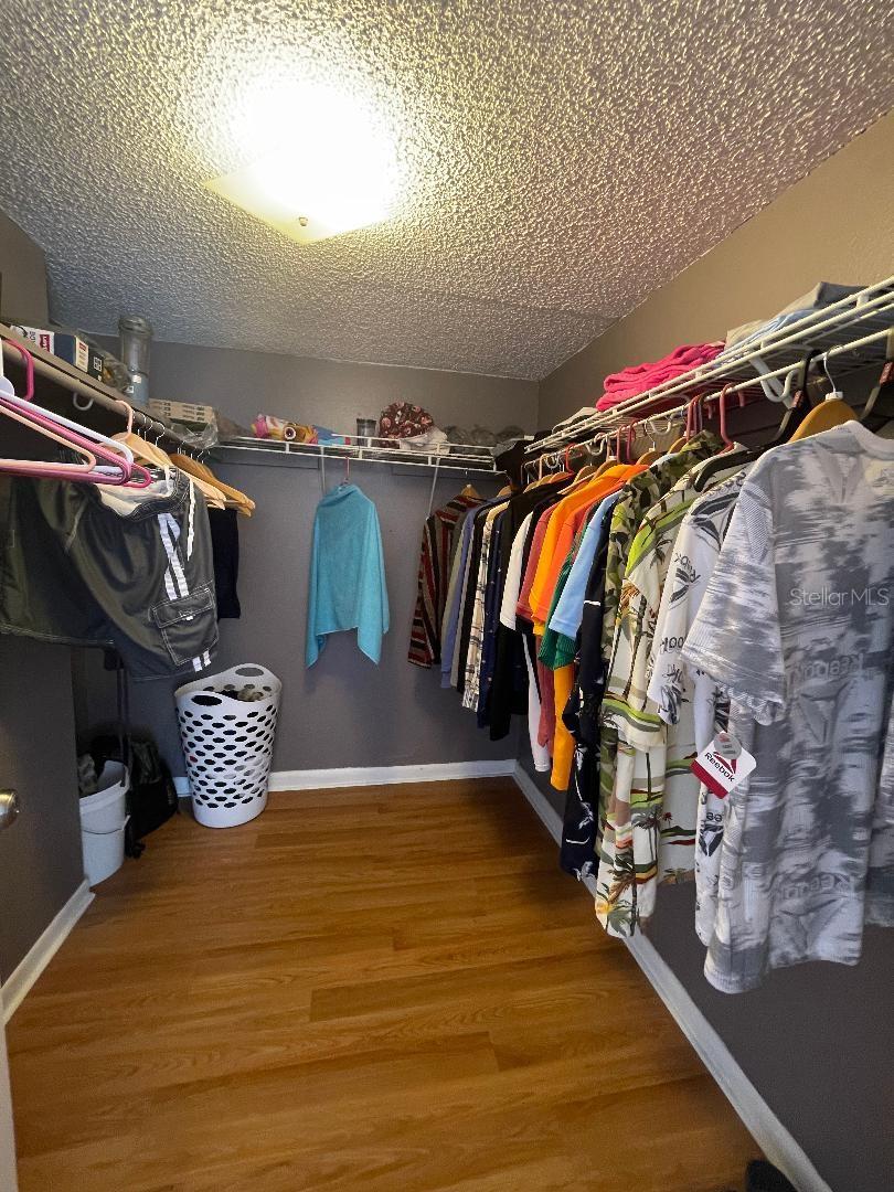 Listing photo id 8 for 4967 Steel Dust Lane