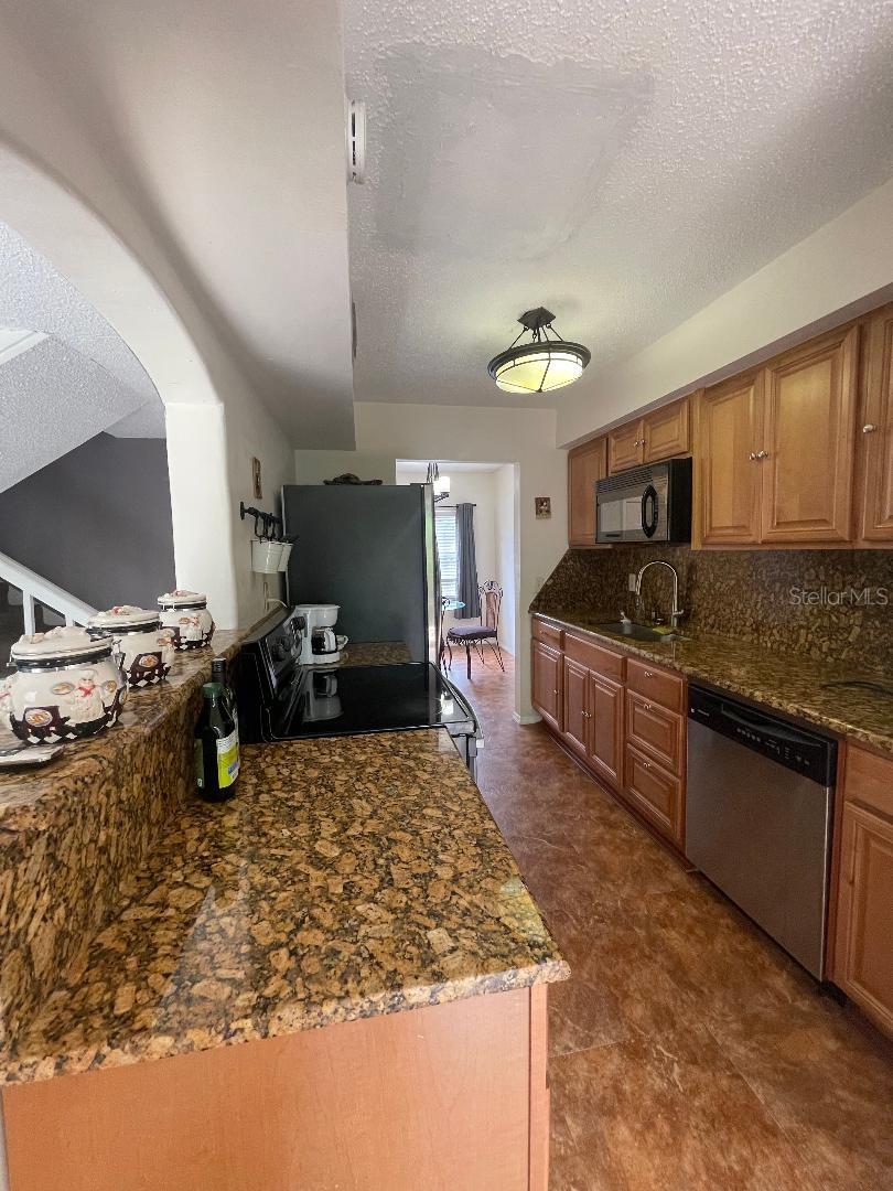 Listing photo id 10 for 4967 Steel Dust Lane