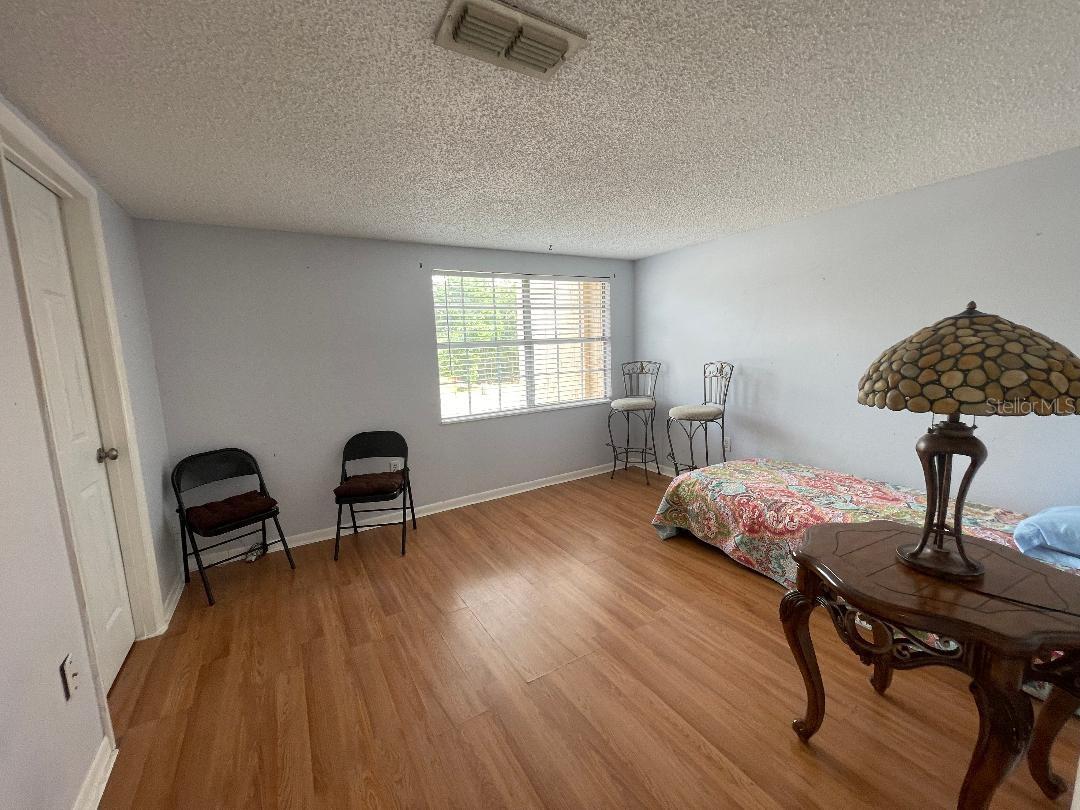 Listing photo id 12 for 4967 Steel Dust Lane