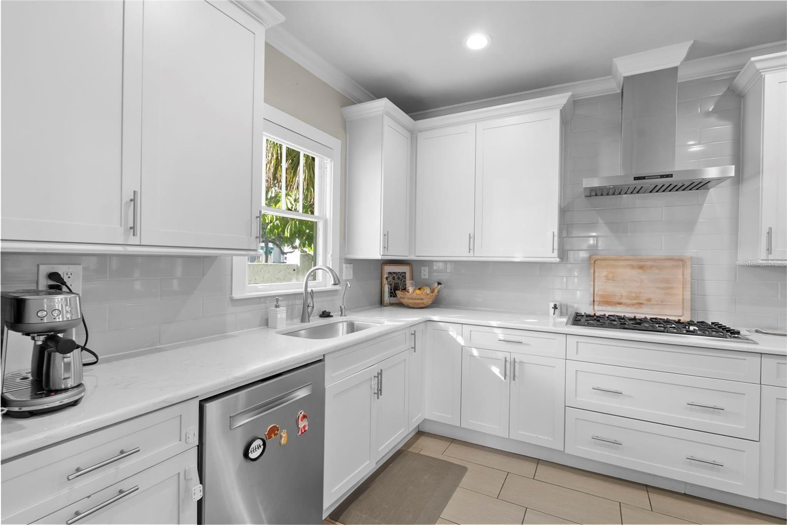 Image 12 of 46 For 2943 Bayshore Court