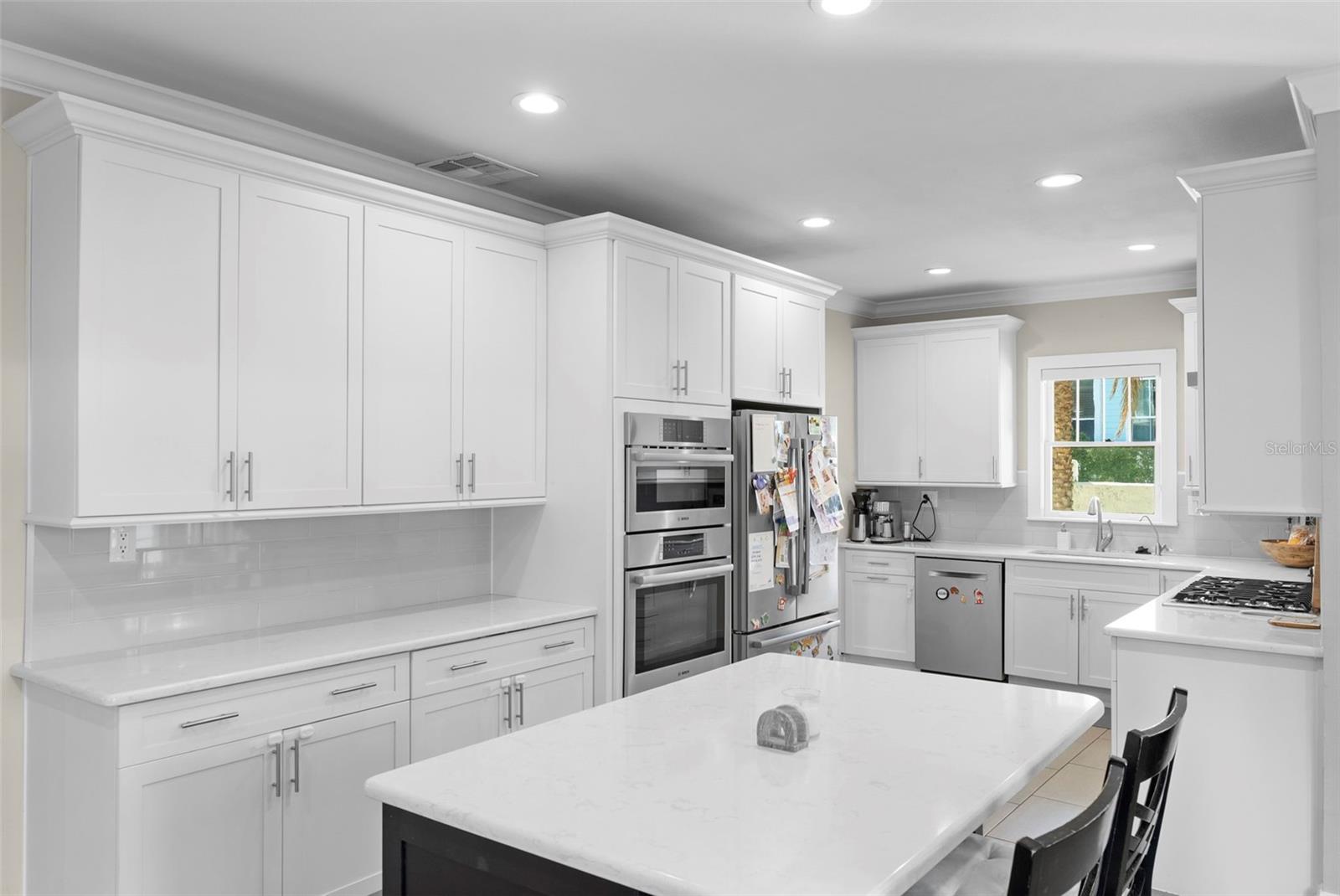 Image 13 of 46 For 2943 Bayshore Court