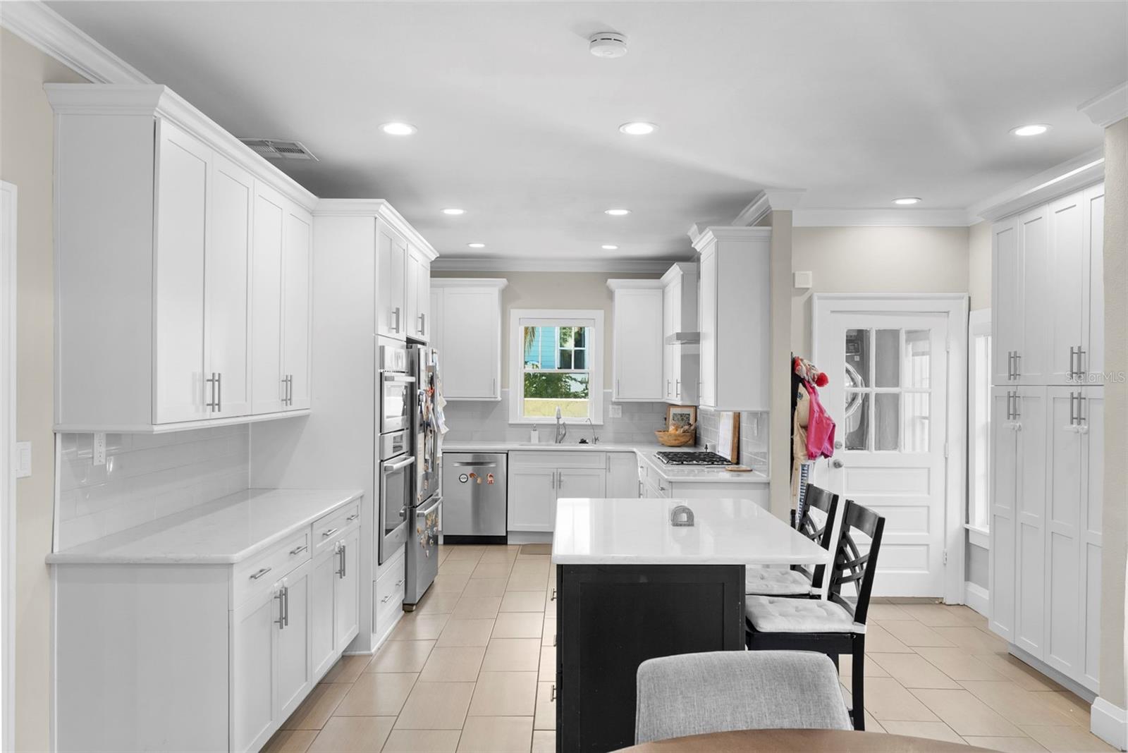 Image 14 of 46 For 2943 Bayshore Court