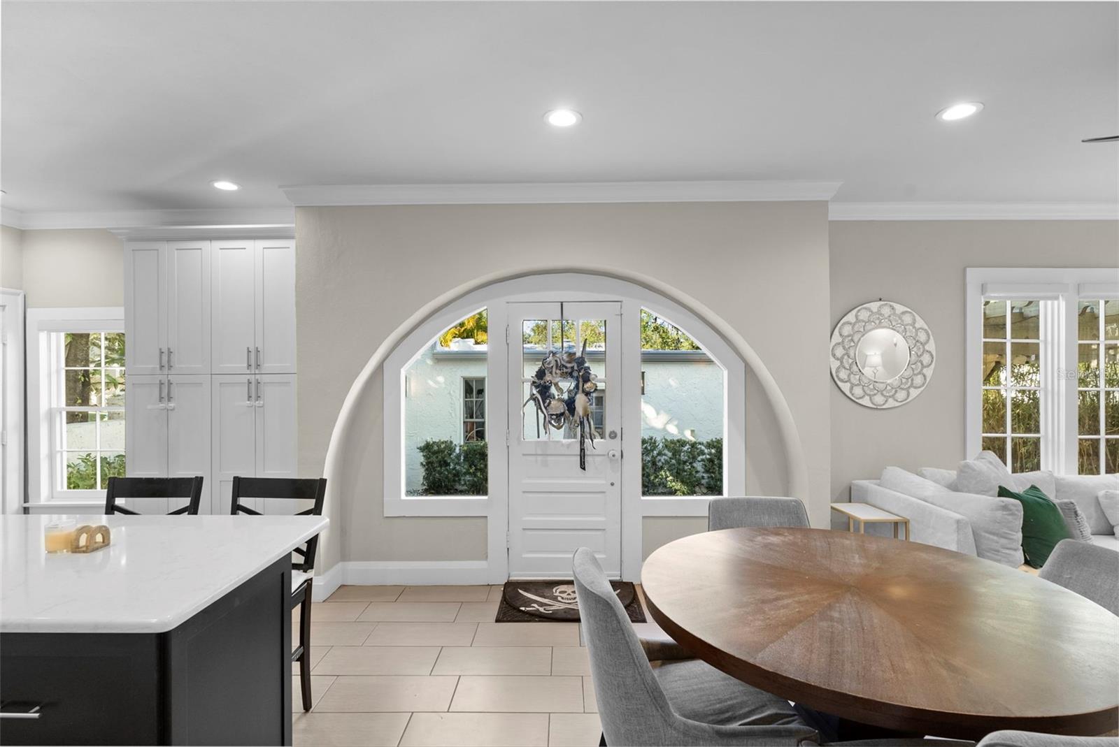 Image 17 of 46 For 2943 Bayshore Court