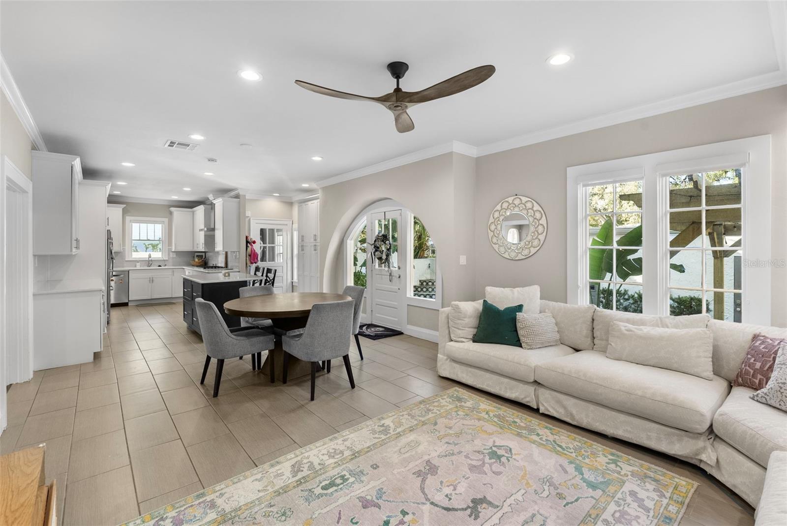 Image 19 of 46 For 2943 Bayshore Court