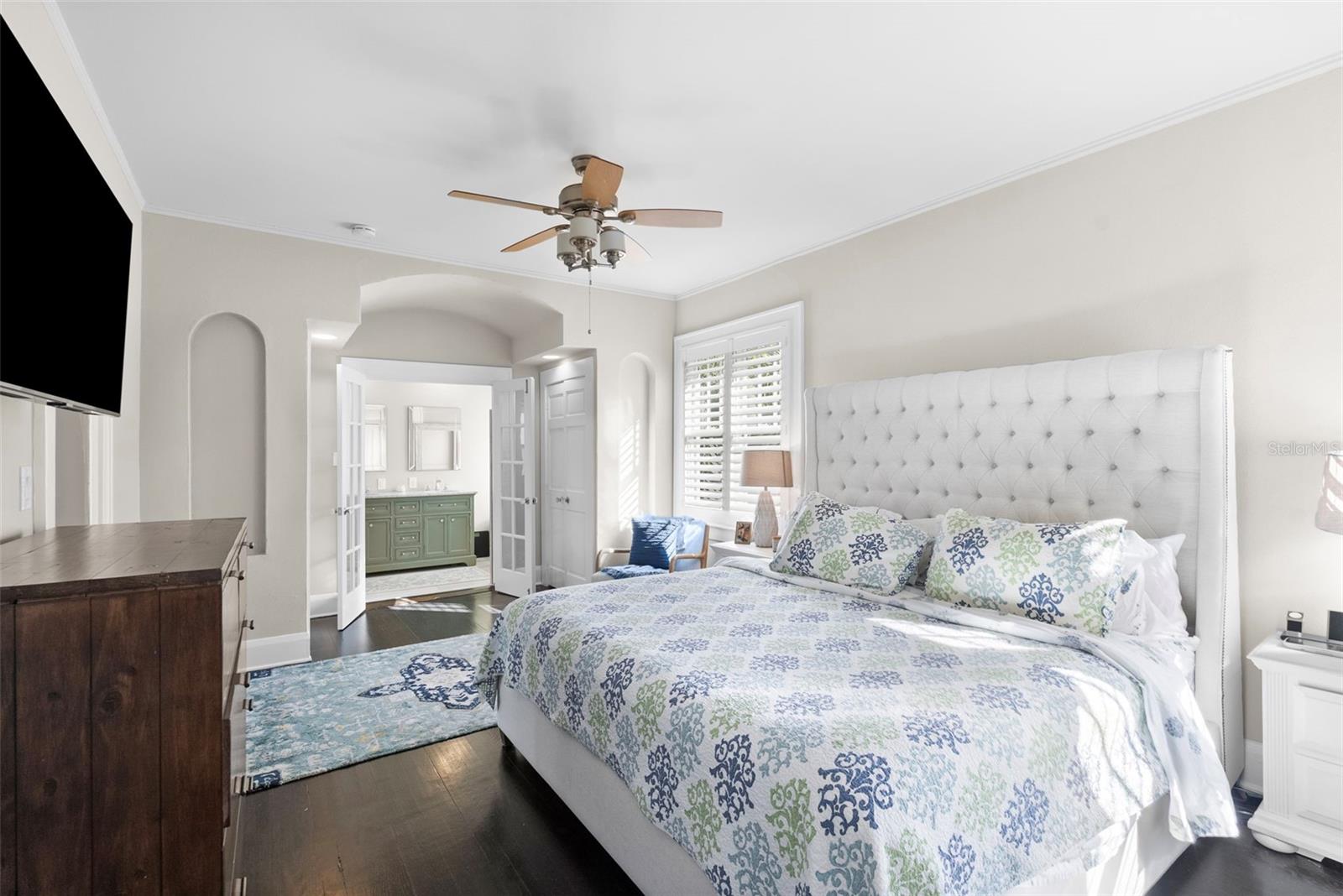 Image 23 of 46 For 2943 Bayshore Court