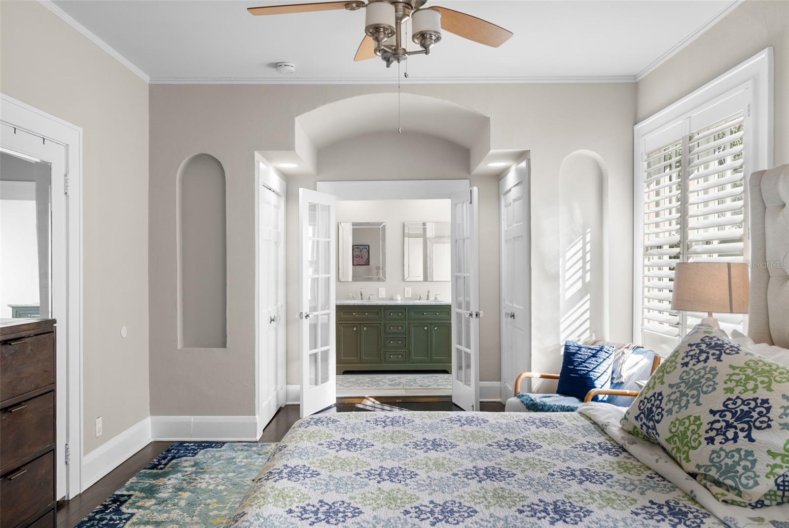 Image 24 of 46 For 2943 Bayshore Court