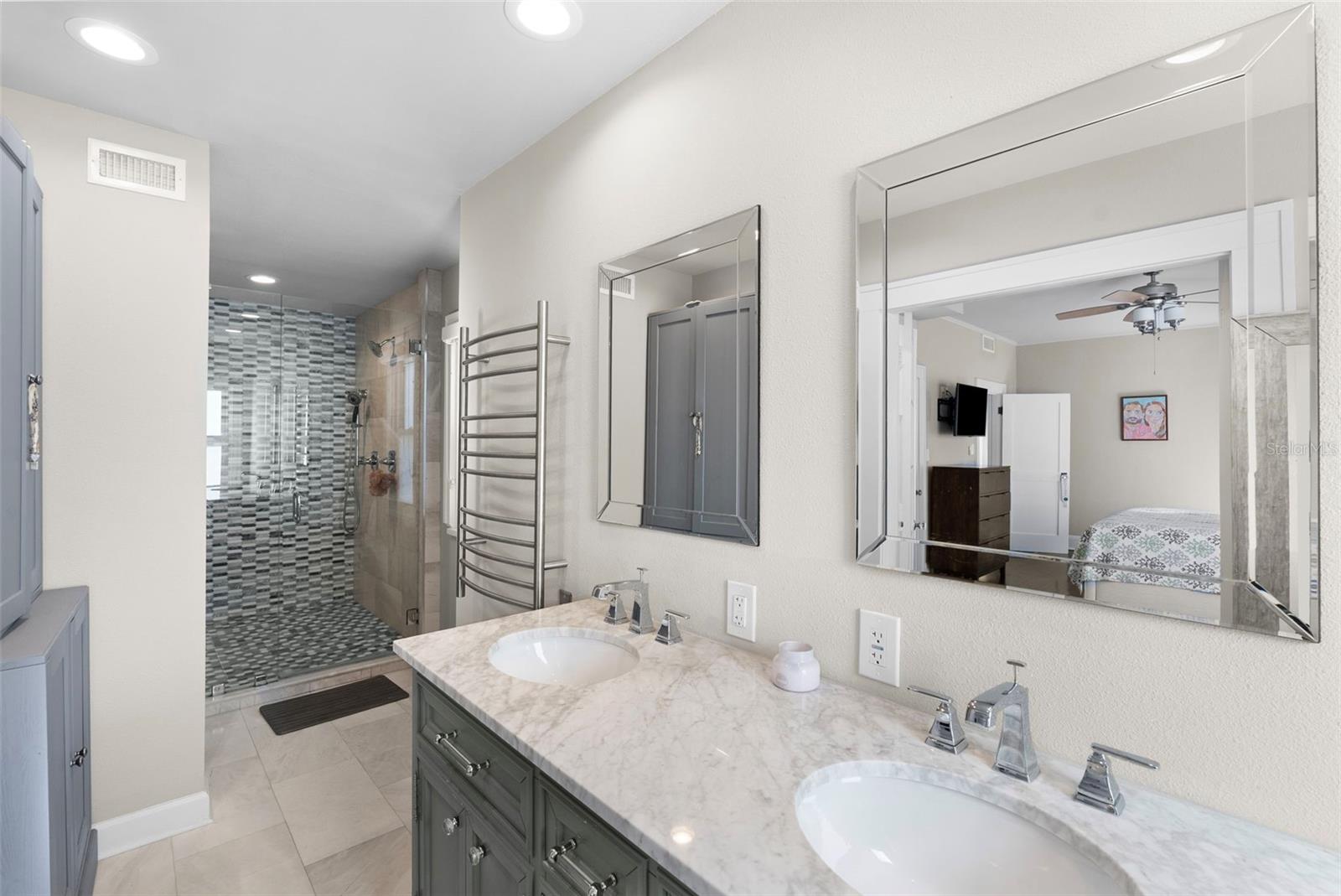 Image 28 of 46 For 2943 Bayshore Court