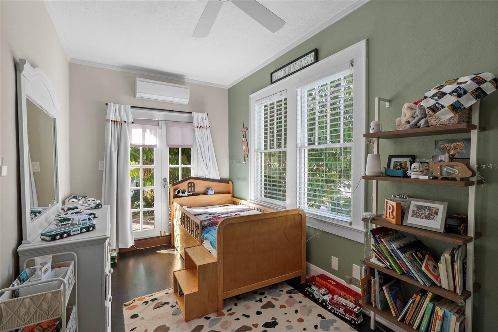 Image 34 of 46 For 2943 Bayshore Court