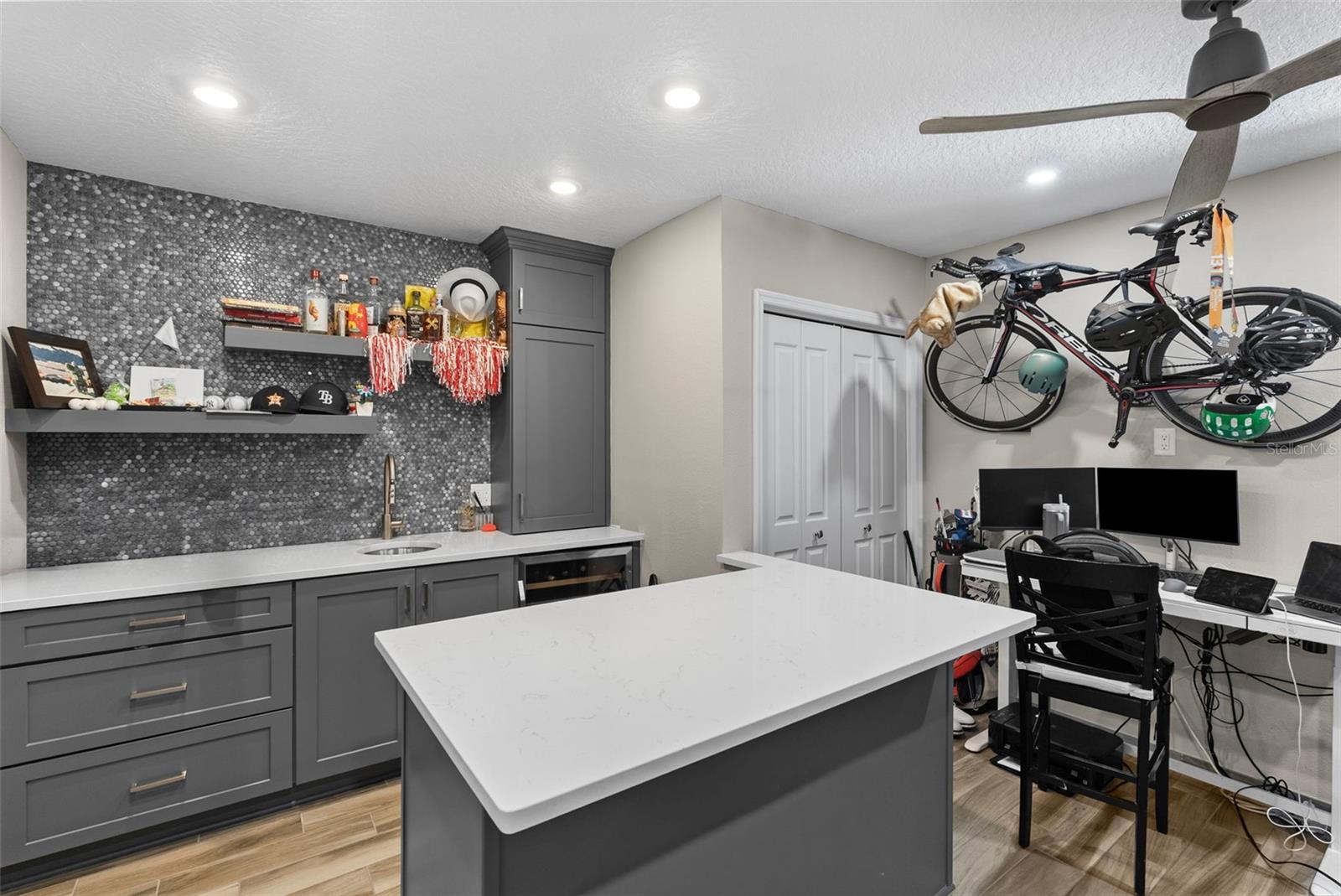 Image 40 of 46 For 2943 Bayshore Court