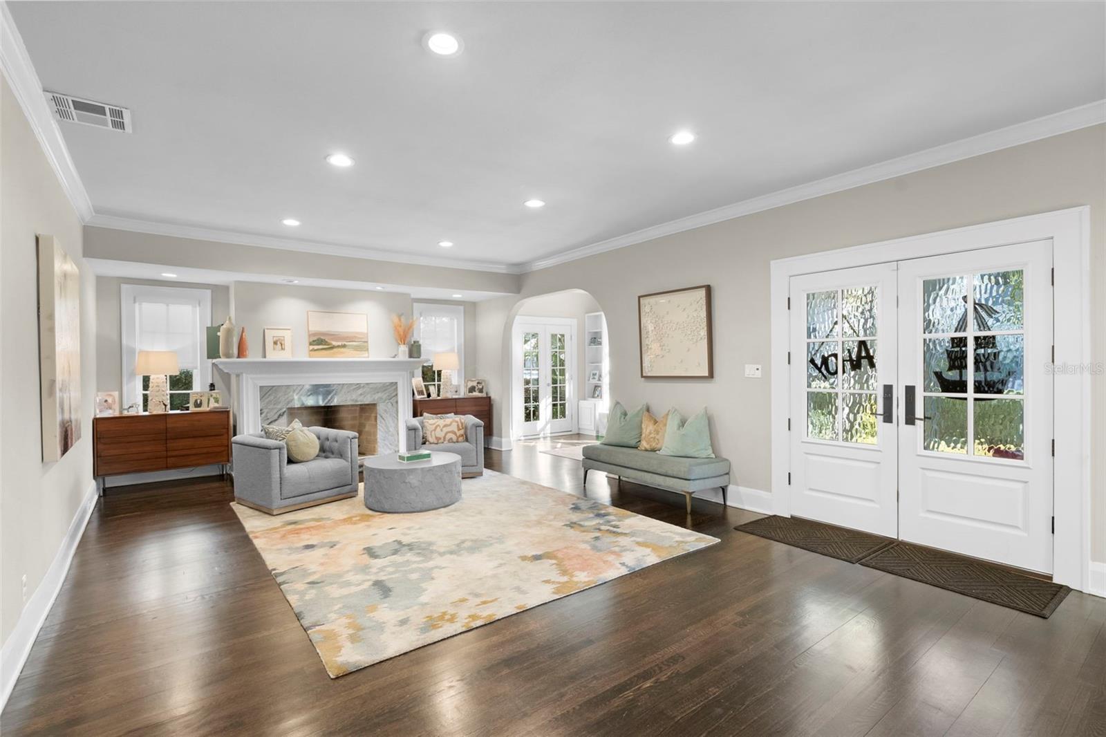 Image 6 of 46 For 2943 Bayshore Court