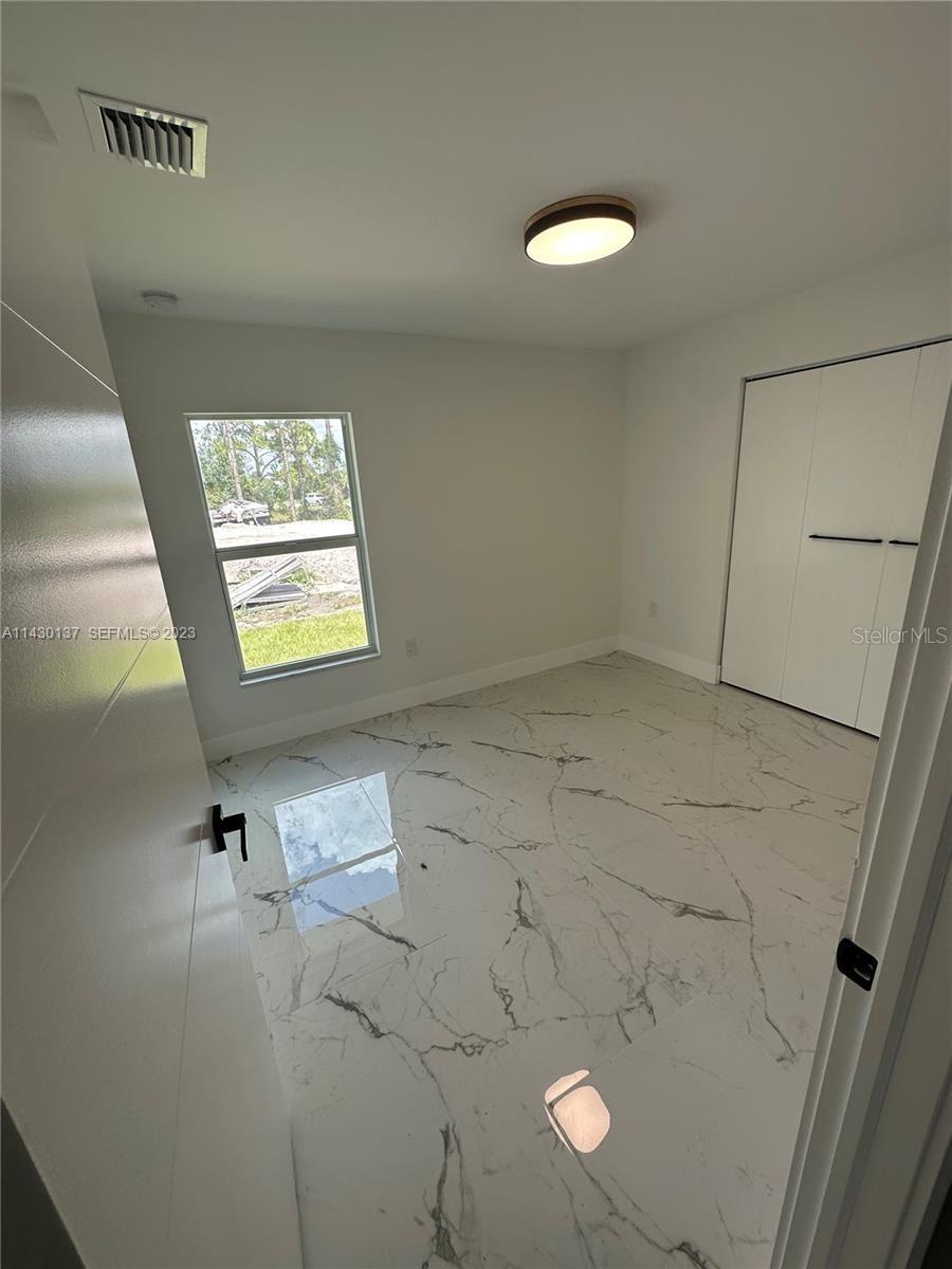 Image 10 of 19 For 1125 Milwaukee Boulevard