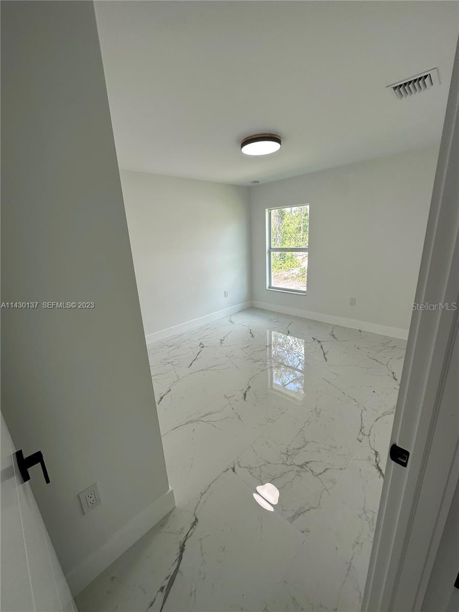 Image 12 of 19 For 1125 Milwaukee Boulevard