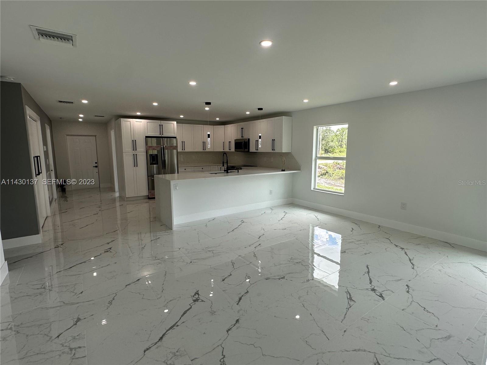 Image 7 of 19 For 1125 Milwaukee Boulevard