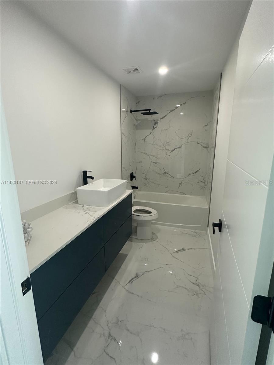 Image 9 of 19 For 1125 Milwaukee Boulevard