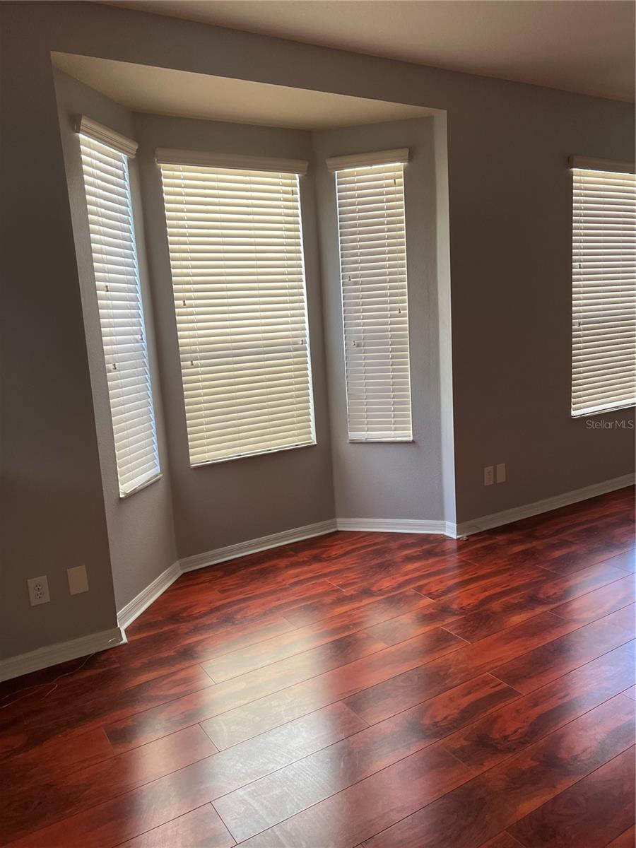 Image 8 of 33 For 20027 Heritage Pointe