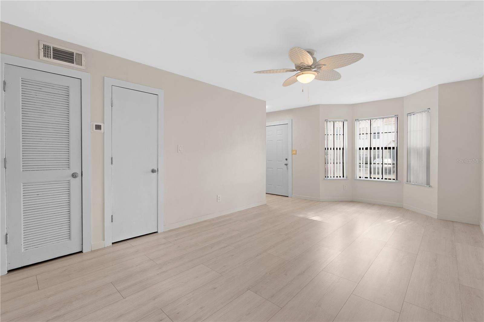 Listing photo id 8 for 2302 Maki Road 66