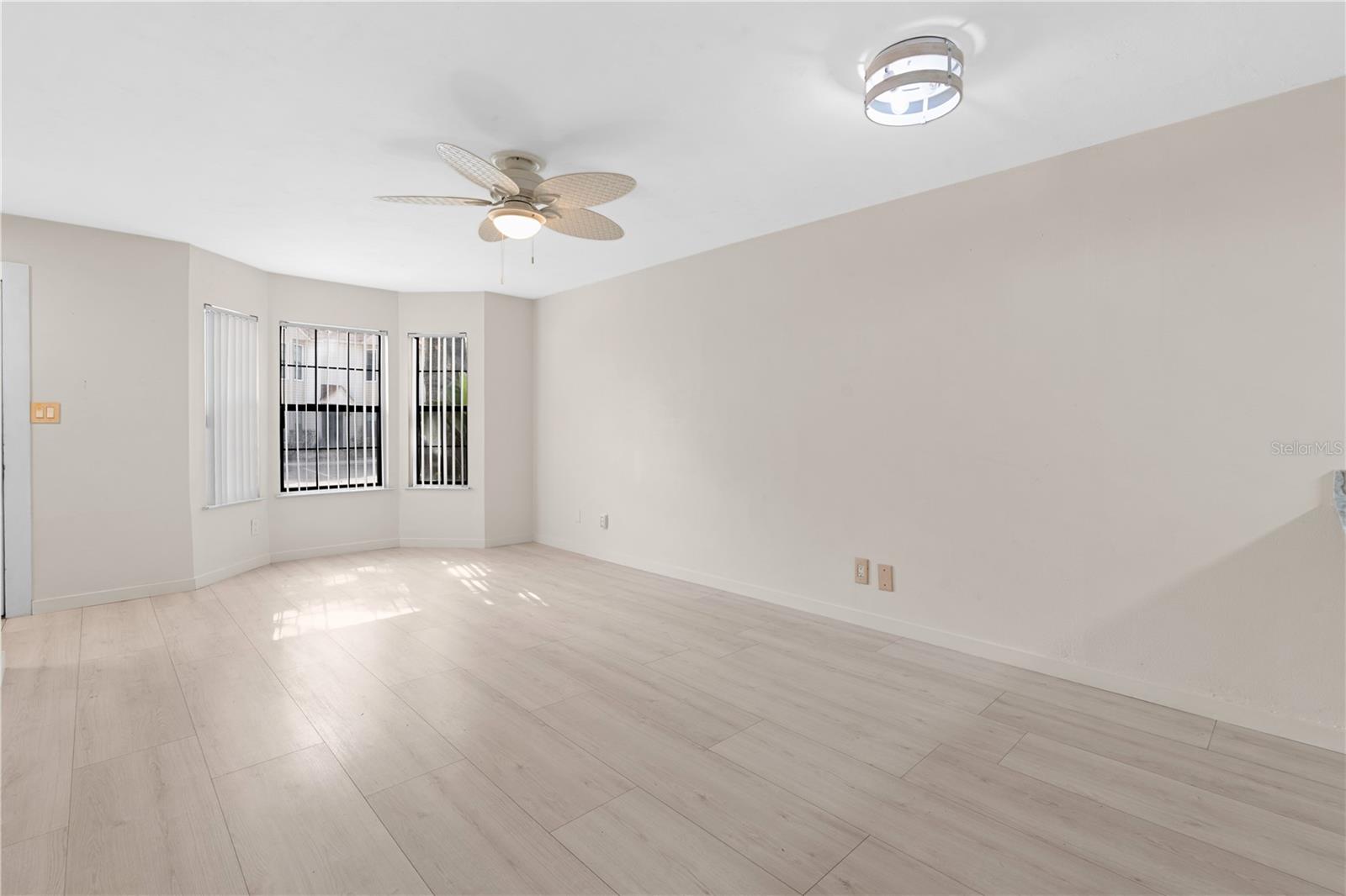 Listing photo id 9 for 2302 Maki Road 66