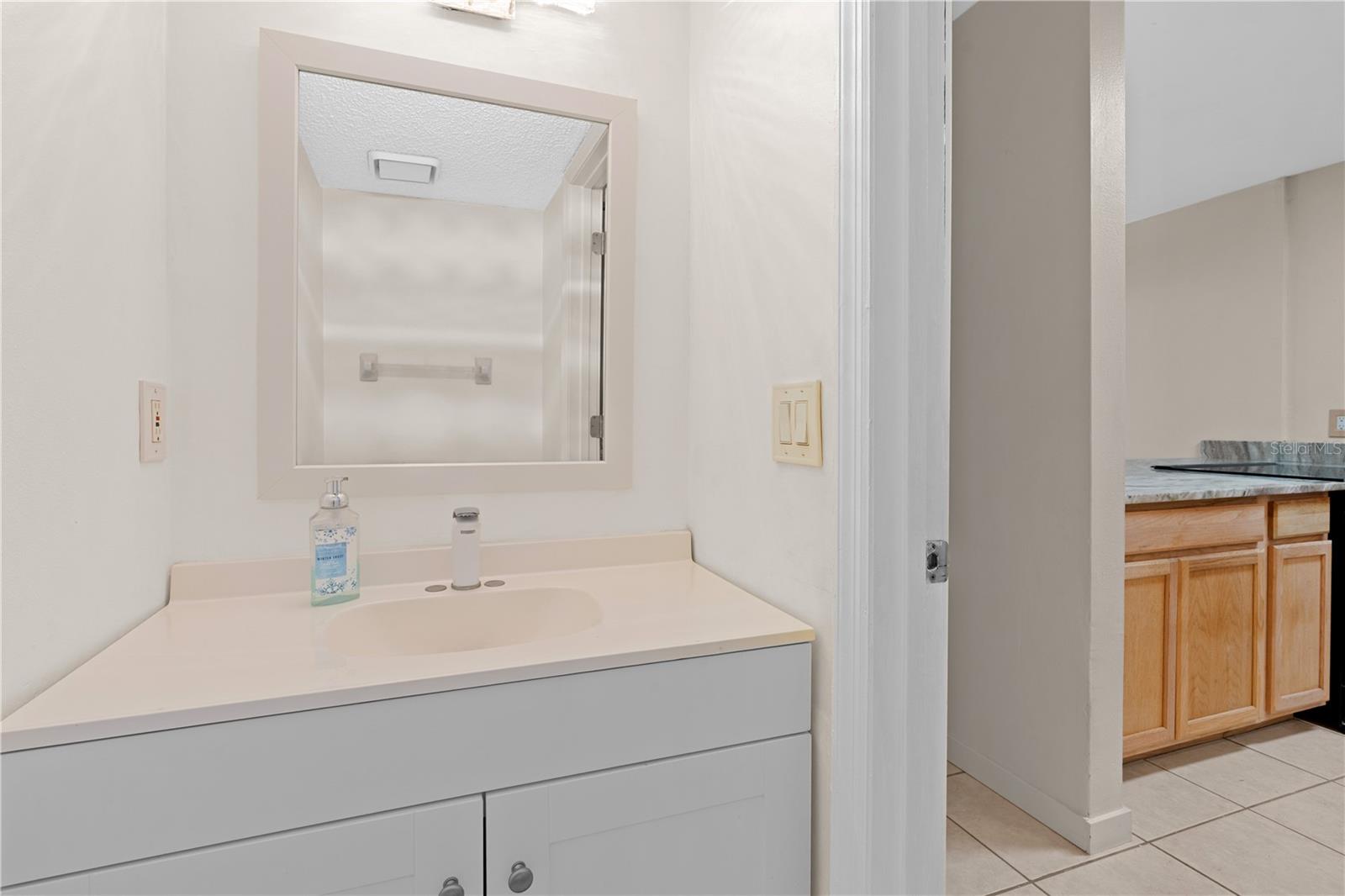 Listing photo id 12 for 2302 Maki Road 66