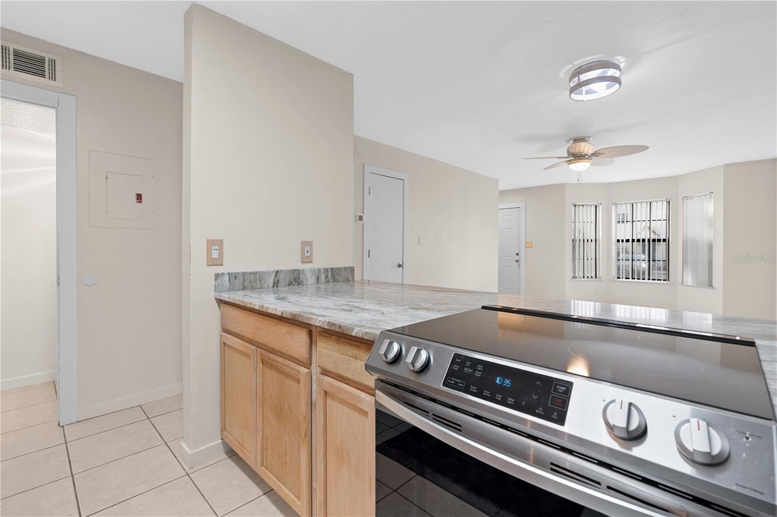 Listing photo id 16 for 2302 Maki Road 66