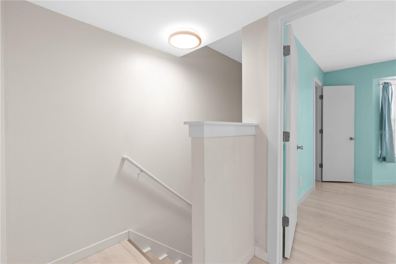 Listing photo id 17 for 2302 Maki Road 66