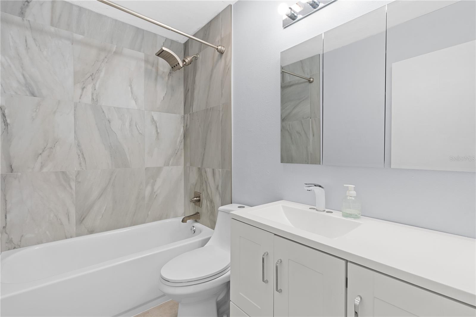 Listing photo id 18 for 2302 Maki Road 66