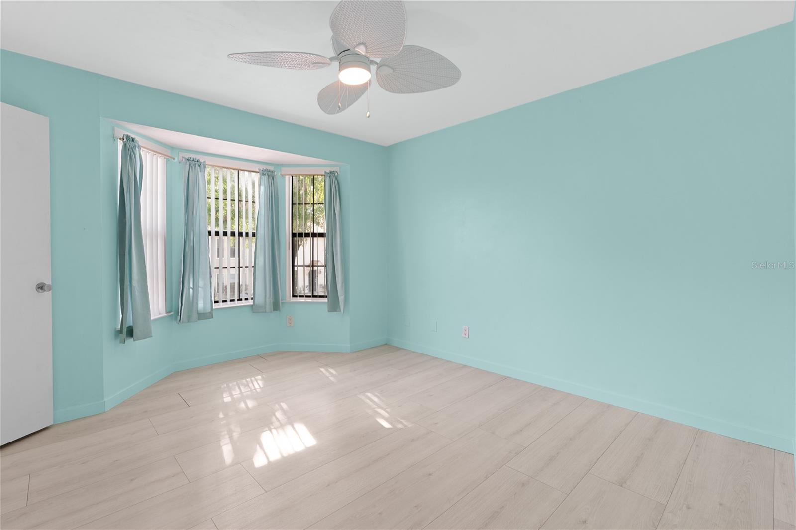 Listing photo id 20 for 2302 Maki Road 66