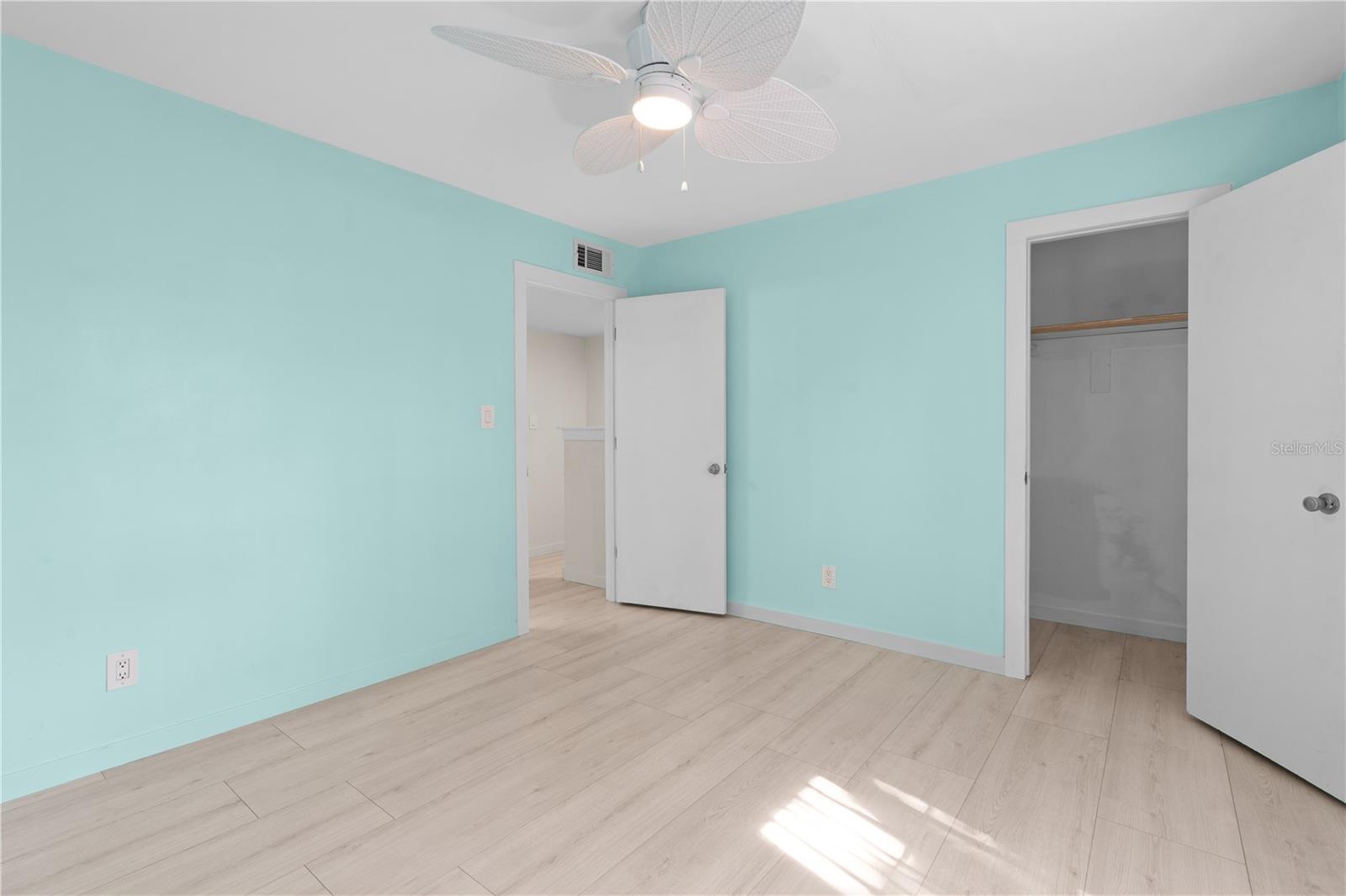 Listing photo id 21 for 2302 Maki Road 66