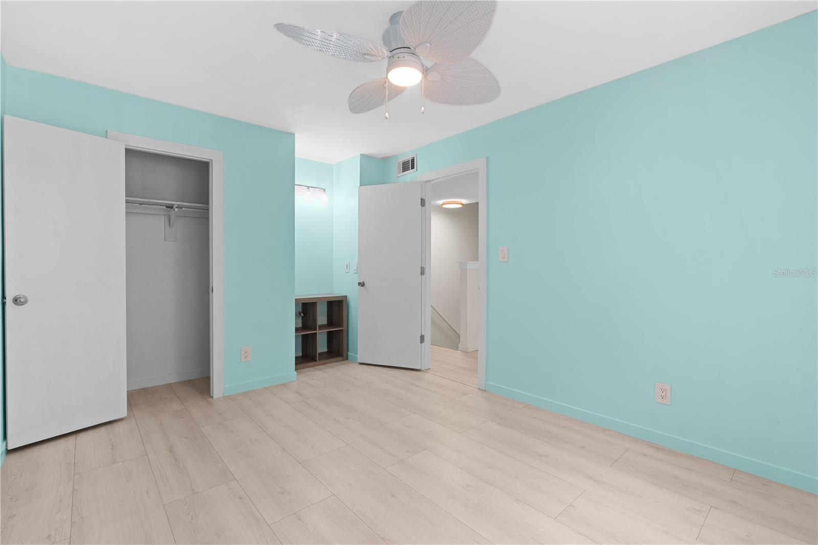 Listing photo id 23 for 2302 Maki Road 66