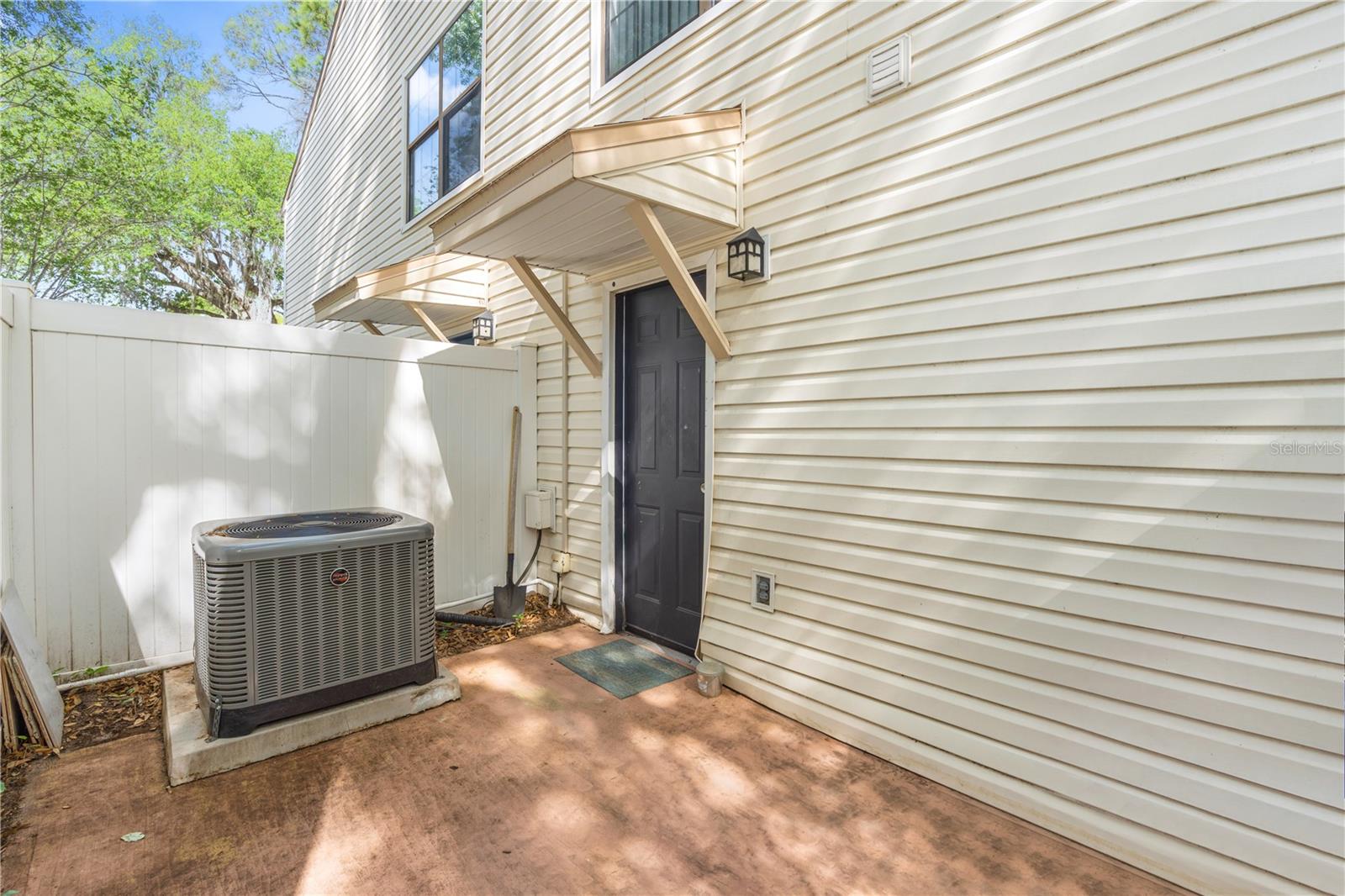 Listing photo id 26 for 2302 Maki Road 66